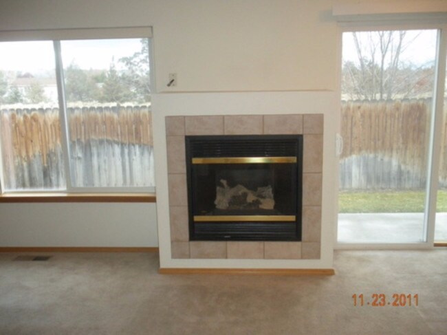 1560 SW Reindeer Ave-Unit -1560 in Redmond, OR - Building Photo - Building Photo