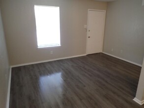 219 Pine Meadow Dr-Unit -D in Kennedale, TX - Building Photo - Building Photo