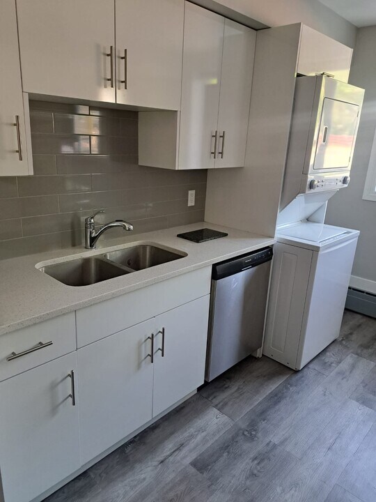 11110-68 68 Ave NW in Edmonton, AB - Building Photo
