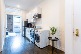 104 Forsyth St in New York, NY - Building Photo - Building Photo