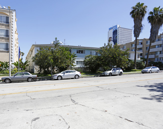 3901 W 7th St in Los Angeles, CA - Foto de edificio - Building Photo