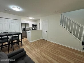 28 Delavan Ct in New Brunswick, NJ - Building Photo - Building Photo