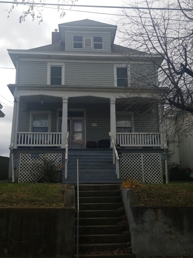 621 Elm Ave SE Apartments and Nearby Roanoke Apartments For Rent