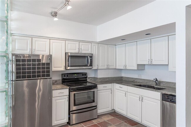 property at 1250 West Ave