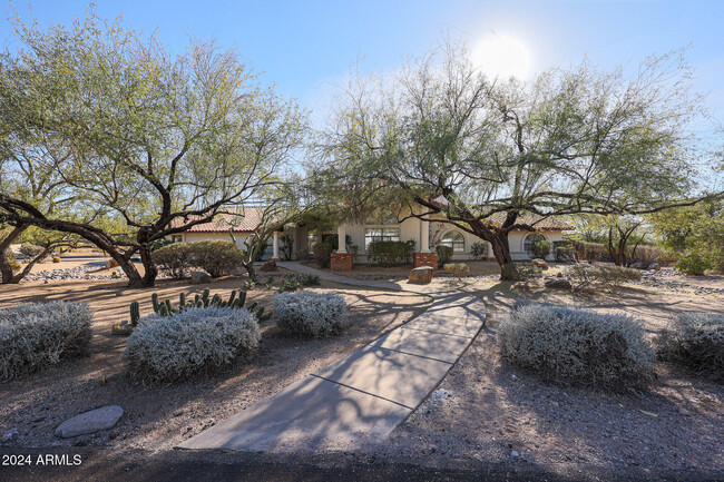 8157 E La Junta Rd in Scottsdale, AZ - Building Photo - Building Photo