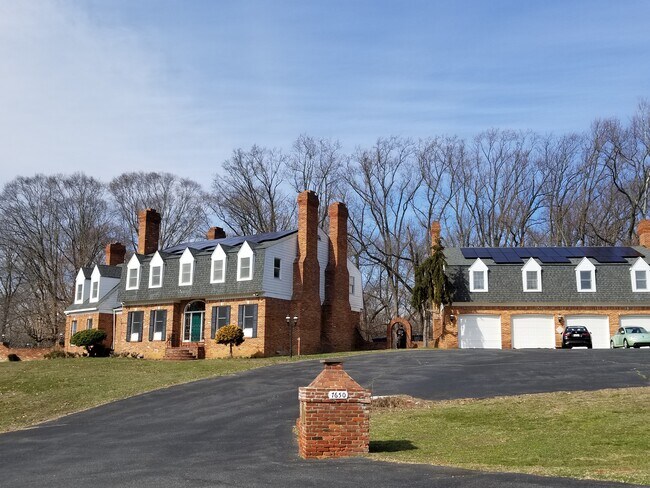 7650 Carley Dr, Unit Room in the SFH in Port Tobacco, MD - Building Photo - Building Photo