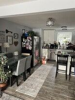 20 Thomas Ave, Unit 6 in Bourne, MA - Building Photo