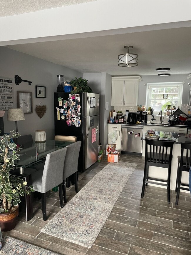 20 Thomas Ave, Unit 6