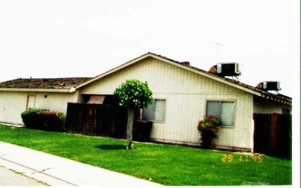 2736-2738 Plantation Pl in Stockton, CA - Building Photo