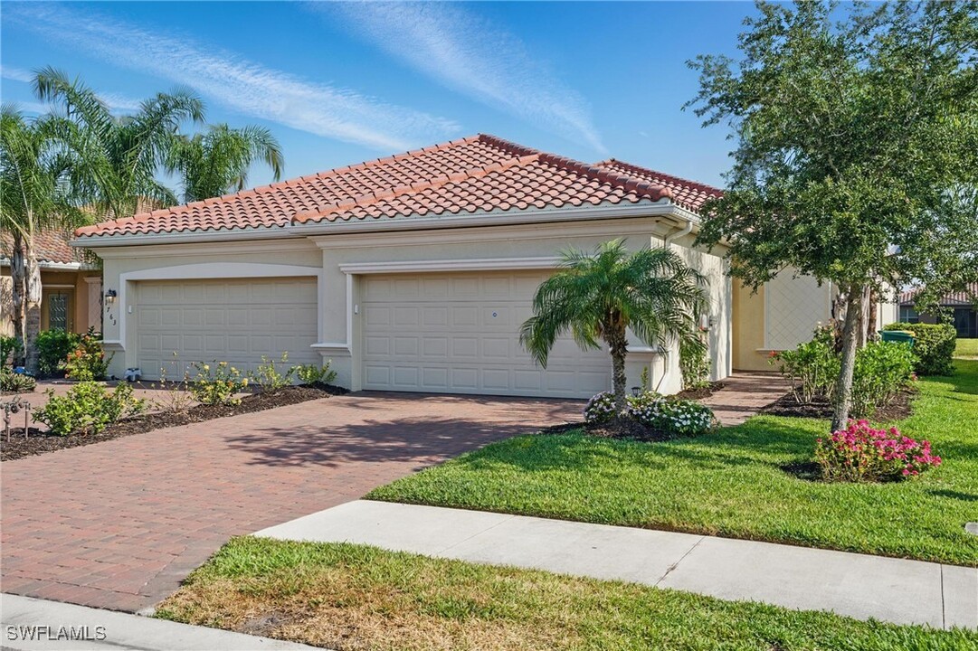 1767 Alameda Dr in Naples, FL - Building Photo
