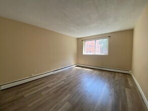 123 Sewall Ave, Unit 1A in Brookline, MA - Building Photo - Building Photo