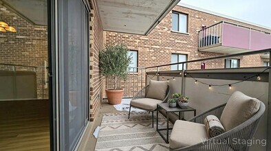 1460 Fairlane Dr in Schaumburg, IL - Building Photo - Building Photo