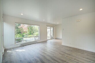 295 1st Ave NW in Issaquah, WA - Building Photo - Building Photo