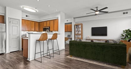 West End at City Center Apartment Homes in Lenexa, KS - Building Photo - Building Photo