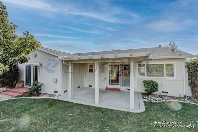 property at 125 Green Tree Dr