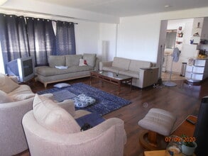 2074 St Louis Dr, Unit MasterBedroom in Honolulu, HI - Building Photo - Building Photo