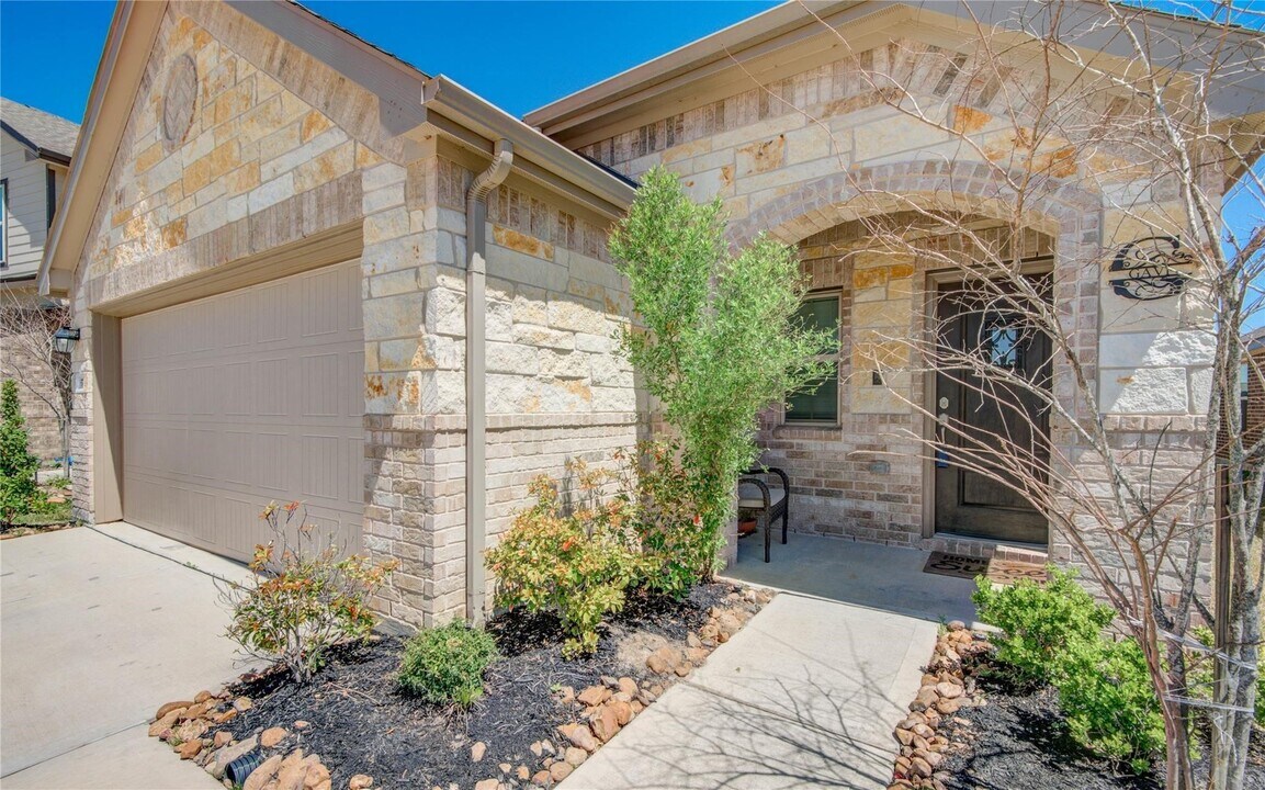 5742 Pampus Prairie Rd in Park Row, TX - Building Photo