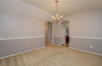 5003 Riverbridge Ct in Spring, TX - Foto de edificio - Building Photo