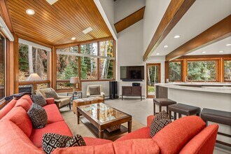 140 Forest Ln in Snowmass Village, CO - Building Photo - Building Photo
