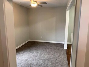 416 W Sycamore St, Unit B in Kokomo, IN - Building Photo - Building Photo