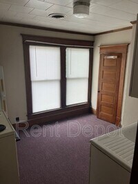 302 W State St photo'