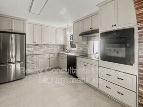 3222 S Elm-Eugene St in Greensboro, NC - Building Photo - Building Photo