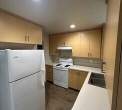 578 N Brown St in Hanford, CA - Building Photo - Building Photo
