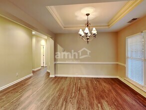 7860 Keepsake Ln in Flowery Branch, GA - Foto de edificio - Building Photo