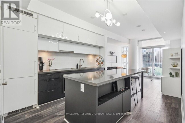 8-2608 Mercer St in Toronto, ON - Building Photo - Building Photo