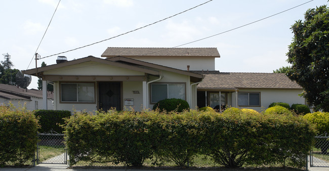 195-197 Alden Rd in Hayward, CA - Foto de edificio - Building Photo