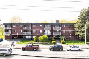 Sherwood in Surrey, BC - Building Photo