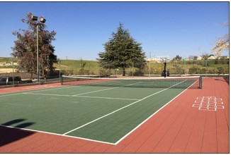 Villa Sienna Apartment Homes in Bakersfield, CA - Foto de edificio - Building Photo