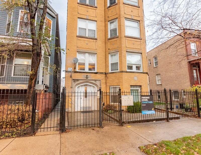 3636 W Shakespeare Ave in Chicago, IL - Building Photo