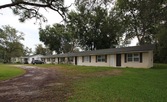 18057 US Highway 301 N in Starke, FL - Foto de edificio - Building Photo