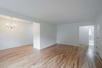 Westcourt in Caldwell, NJ - Building Photo - Interior Photo