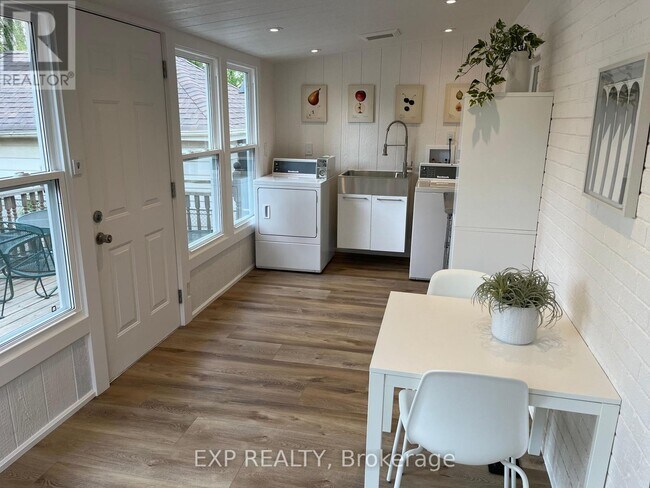 179 Paradise Rd N in Hamilton, ON - Building Photo - Building Photo