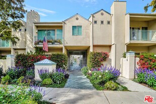 14101 Dickens St in Los Angeles, CA - Building Photo