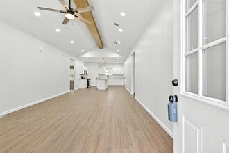 6109 Woodrow St in Texas City, TX - Foto de edificio - Building Photo