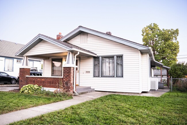 property at 418 E Gordon Ave