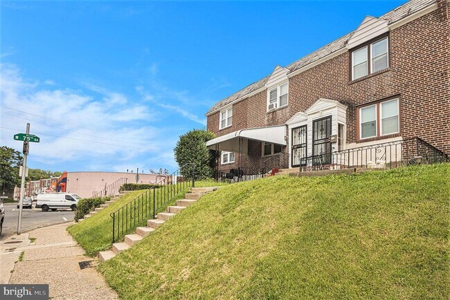 7504 Sherwood Rd in Philadelphia, PA - Building Photo - Building Photo