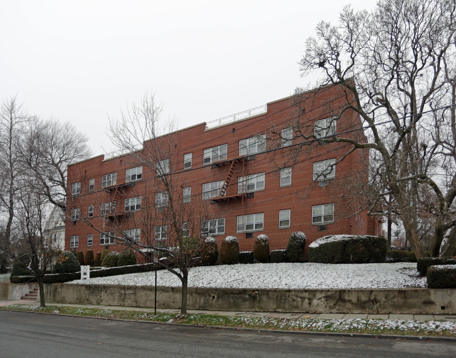 143 E Sidney Ave in Mount Vernon, NY - Foto de edificio