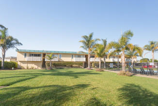 BeachWalk Apartments in Foster City, CA - Foto de edificio - Building Photo