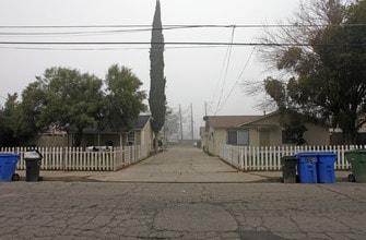 822-828 W Canal Dr in Turlock, CA - Building Photo - Building Photo