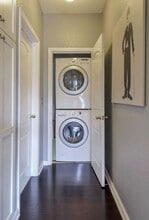 5660 Belleza Dr in Pleasanton, CA - Foto de edificio - Building Photo