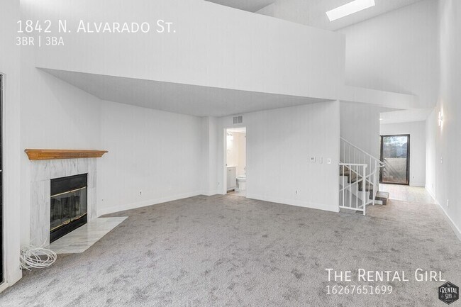 1842 N Alvarado St in Los Angeles, CA - Building Photo - Building Photo