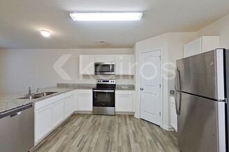 2051 Country Pl in Hickory, NC - Building Photo - Building Photo