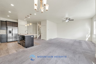 607 Sawback Ln in Draper, UT - Building Photo - Building Photo