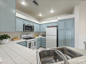 5155 W Tropicana Ave in Las Vegas, NV - Building Photo - Building Photo