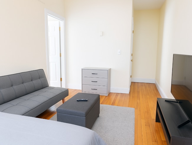 54 Egmont St in Brookline, MA - Building Photo - Building Photo
