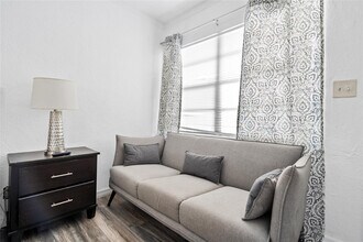 913 NE 18th Ave in Fort Lauderdale, FL - Building Photo - Building Photo